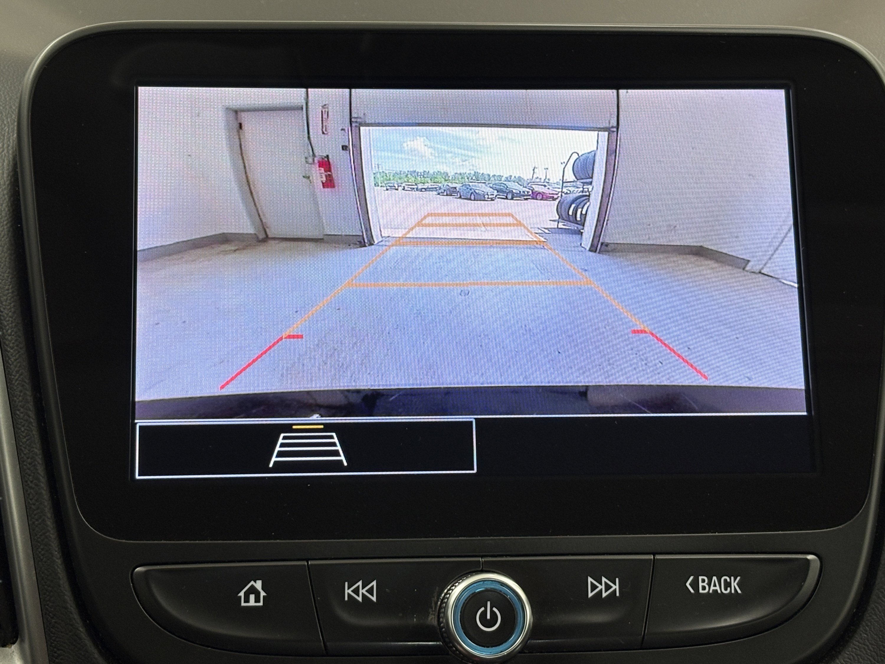 Used 2025 Chevrolet Malibu LT FWD image 14