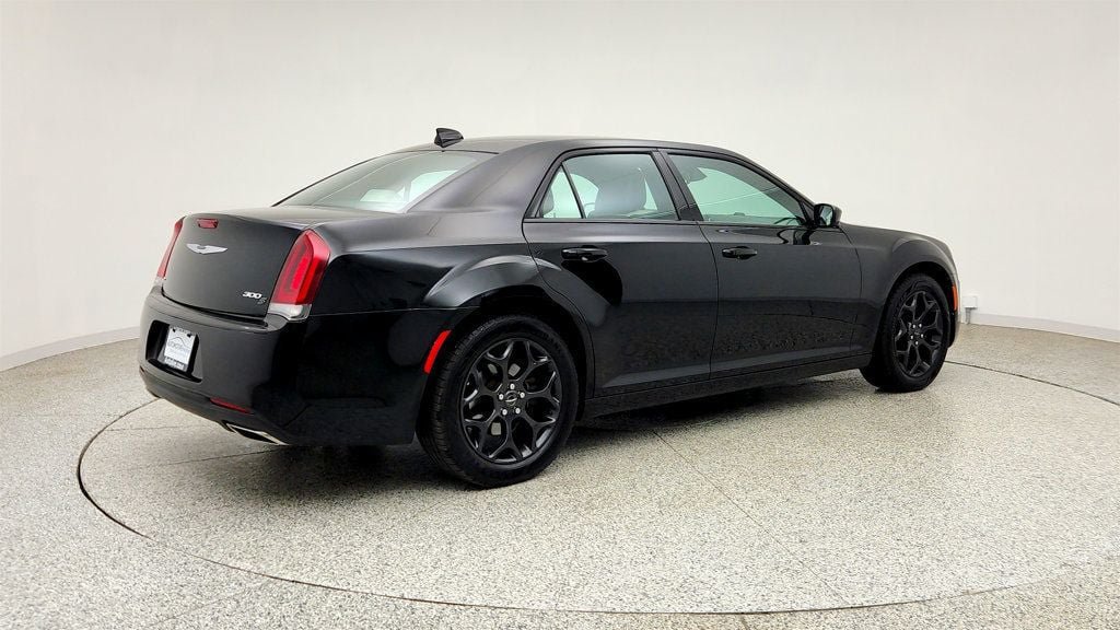 Used 2020 Chrysler 300 S AWD/4WD image 5