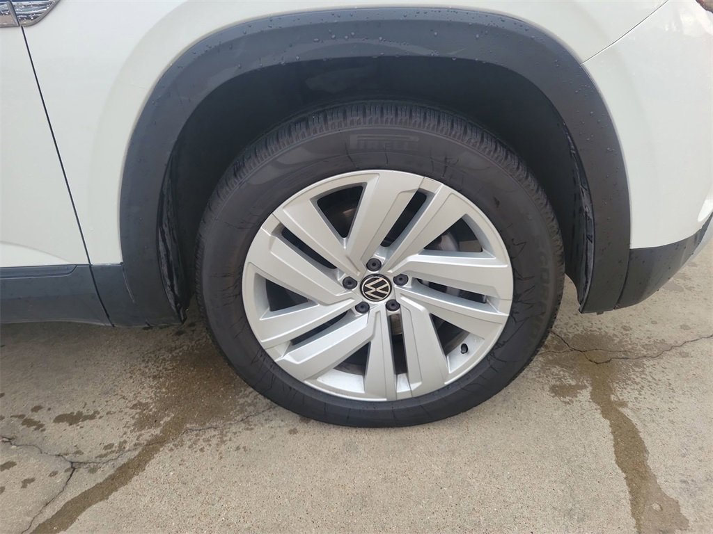 Used 2020 Volkswagen Atlas Cross Sport SE w/ Towing Package image 10