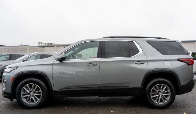 Used 2023 Chevrolet Traverse LT image 9