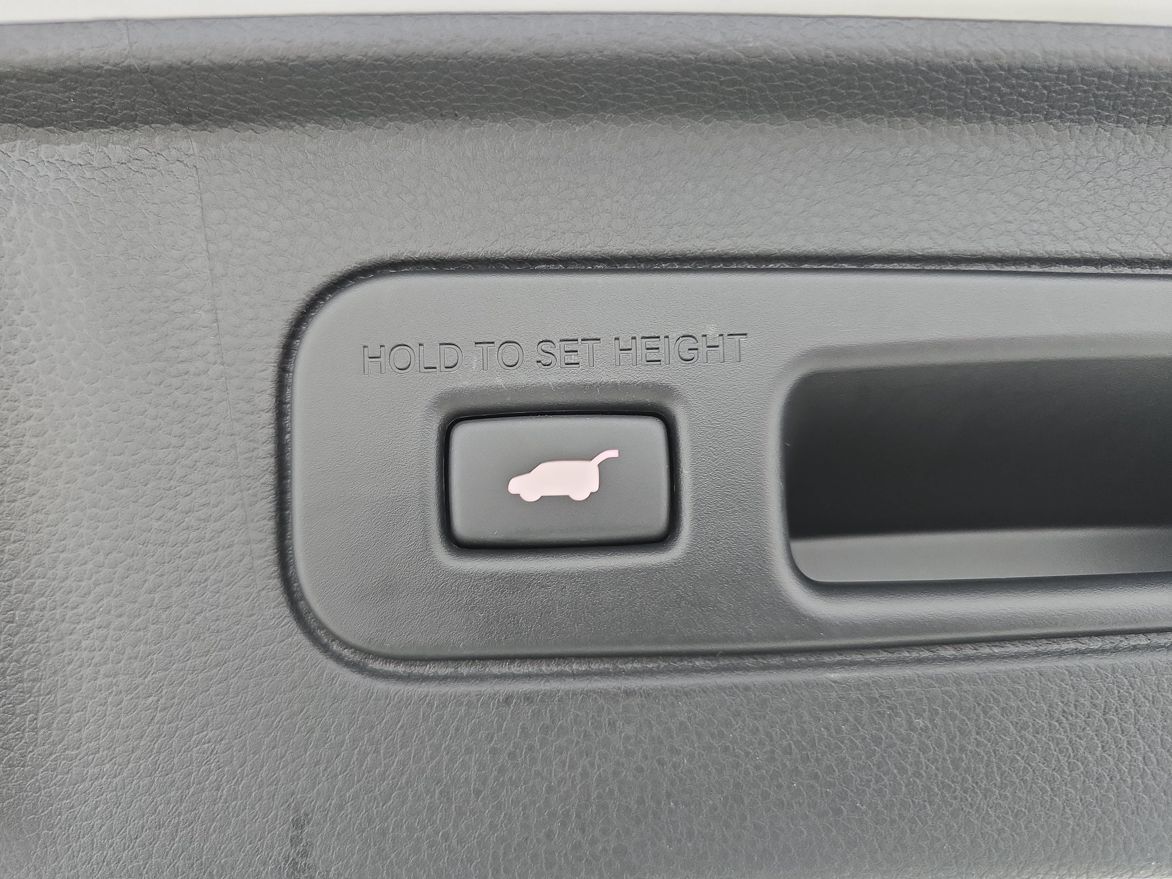 Certified 2025 Honda Pilot Touring image 14