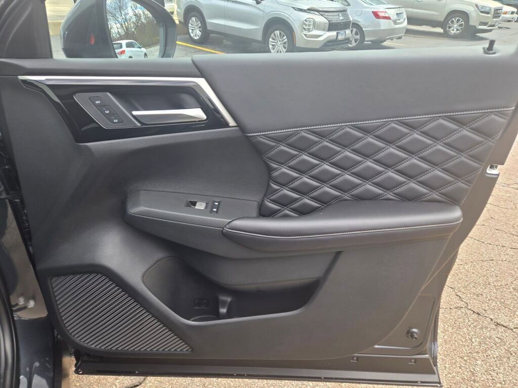 New 2025 Mitsubishi Outlander SEL AWD/4WD image 7