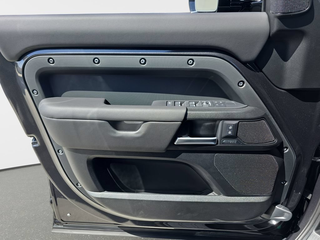 New 2026 Land Rover Defender 110 X AWD/4WD image 27