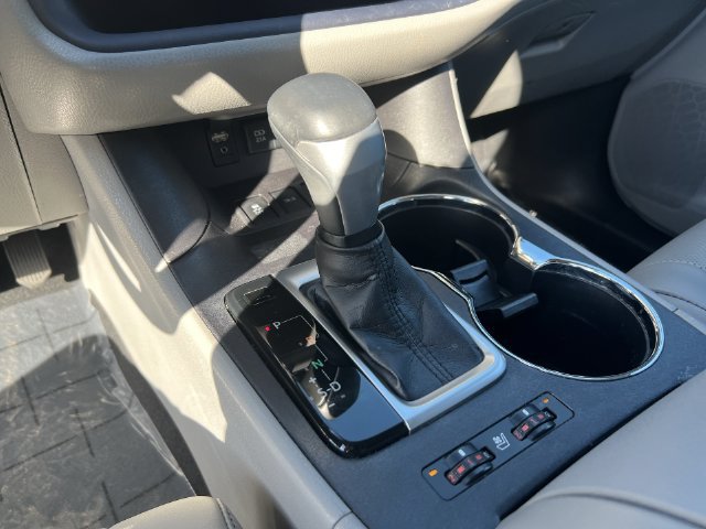 Used 2018 Toyota Highlander Limited AWD/4WD image 18