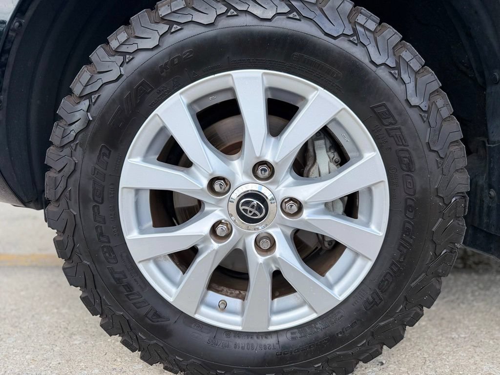 Used 2019 Toyota Land Cruiser AWD/4WD image 9