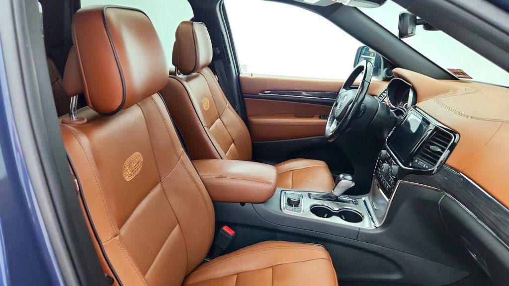 Used 2020 Jeep Grand Cherokee Overland AWD/4WD image 26