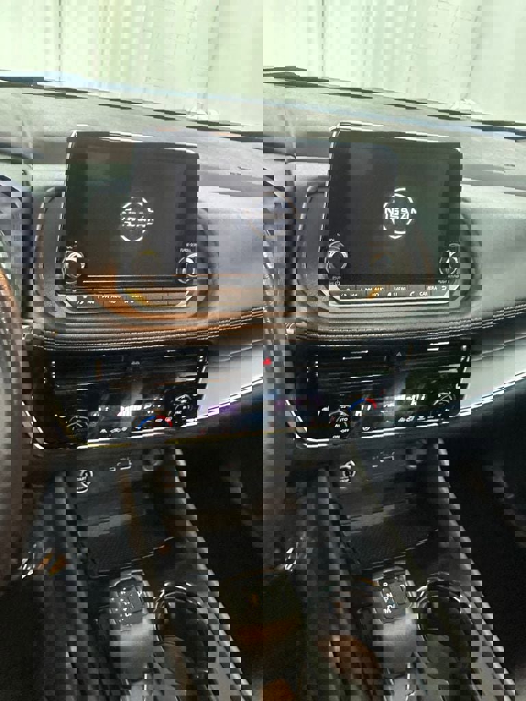 Used 2023 Nissan Rogue SV w/ SV Premium Package image 14