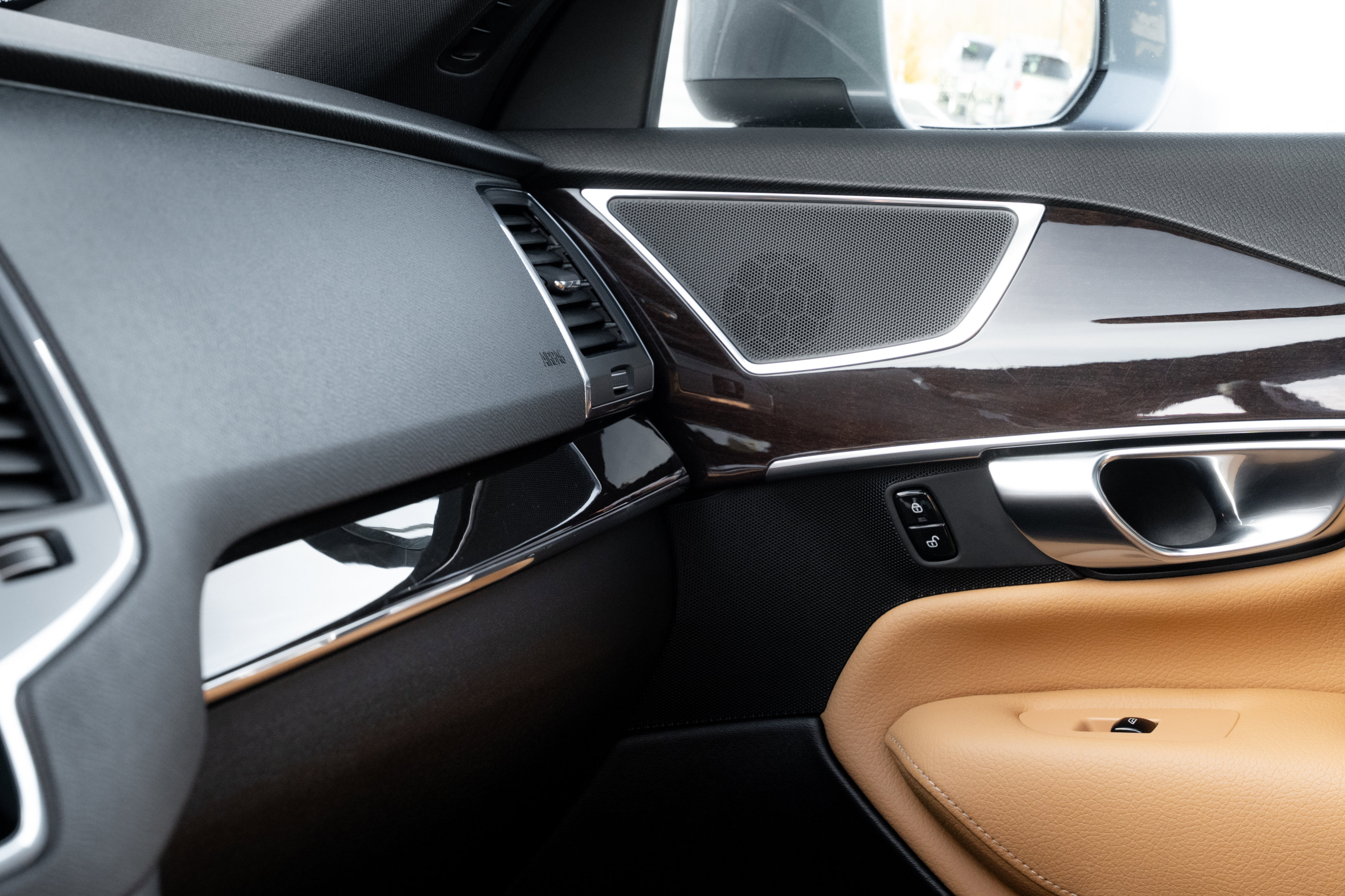 Used 2019 Volvo XC90 T6 Momentum image 15