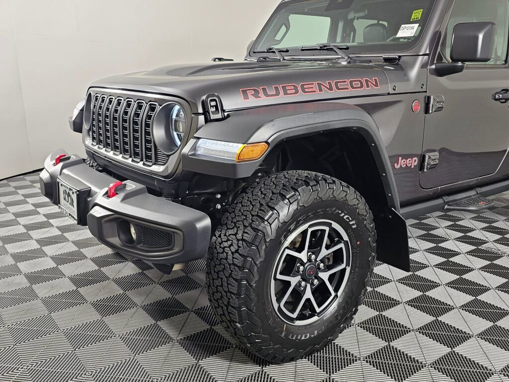 Used 2025 Jeep Wrangler Unlimited Rubicon w/ Convenience Group image 8