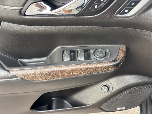 Used 2022 GMC Acadia Denali w/ Denali Ultimate Package AWD/4WD image 18