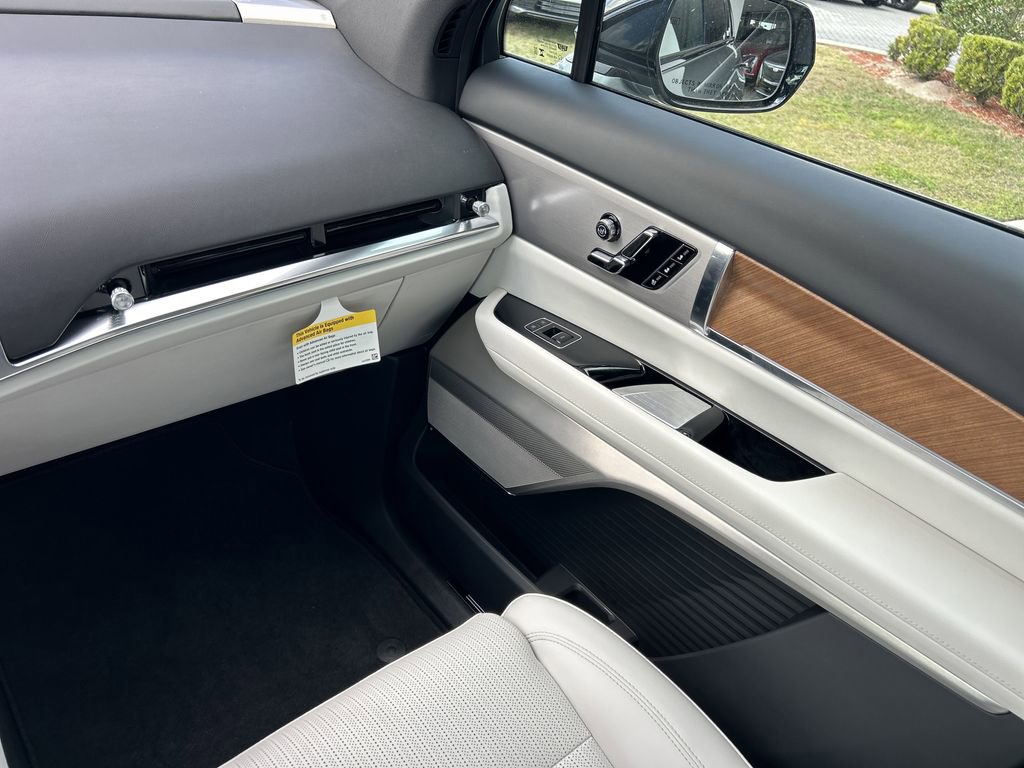 New 2026 Cadillac Vistiq Luxury image 16