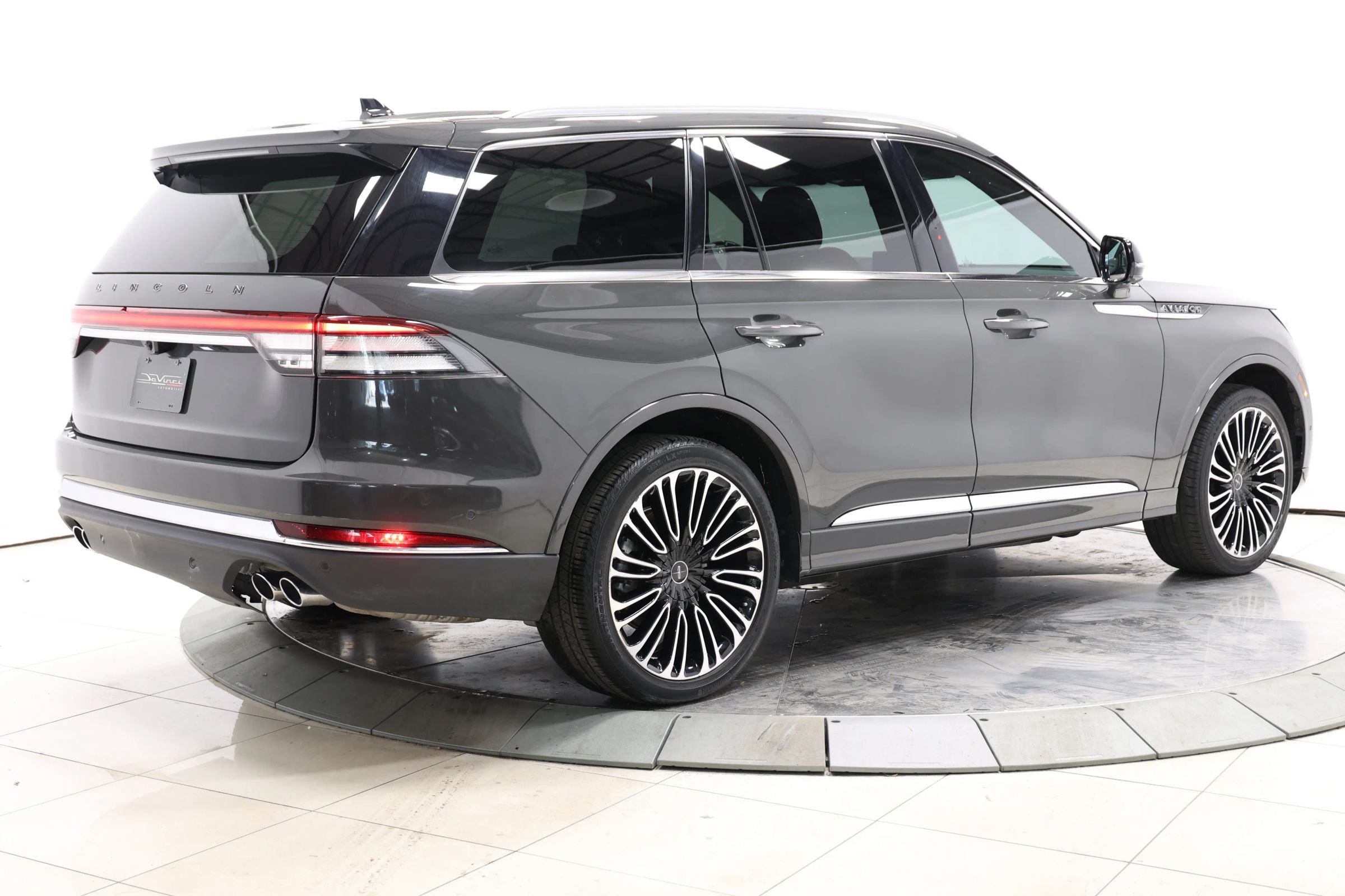 Used 2023 Lincoln Aviator Black Label w/ Class IV Trailer Tow Package AWD/4WD image 5