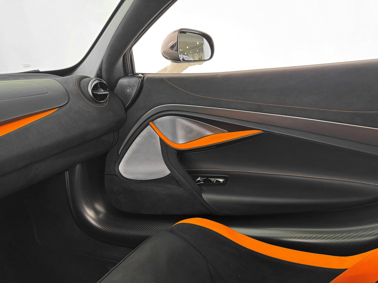 Used 2024 McLaren 750S image 21