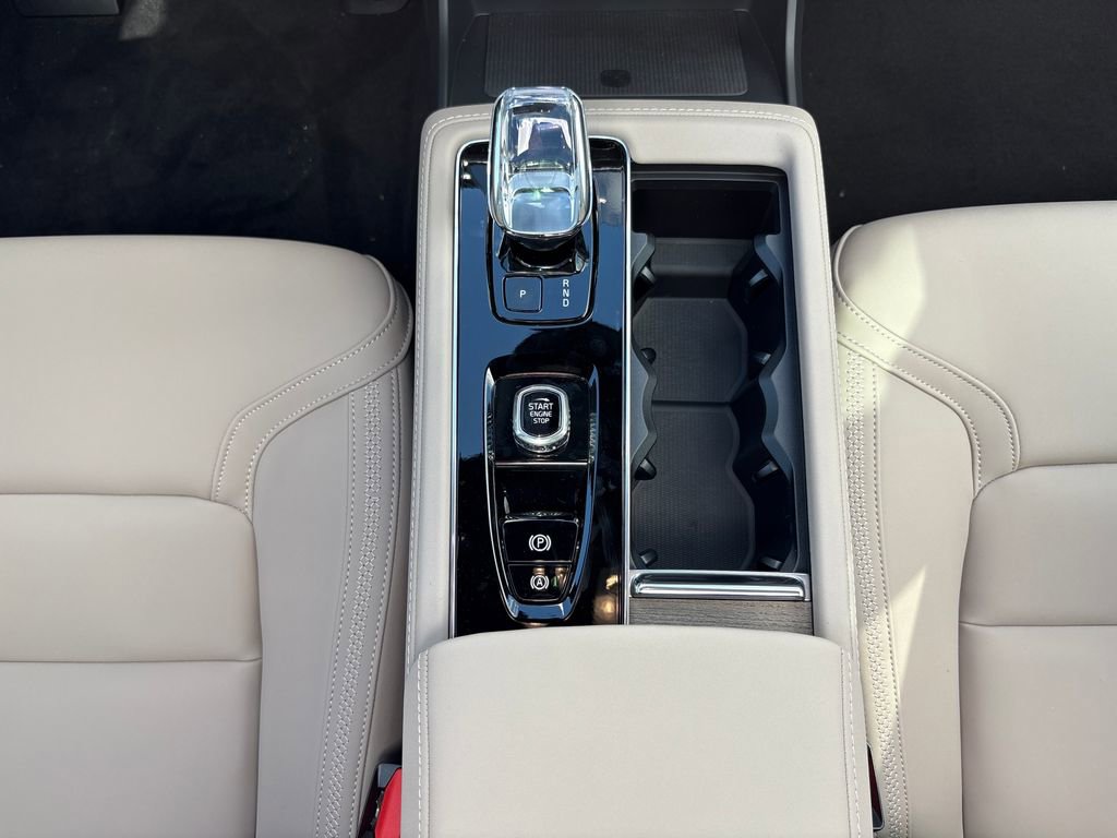 New 2026 Volvo XC90 B6 Plus image 14