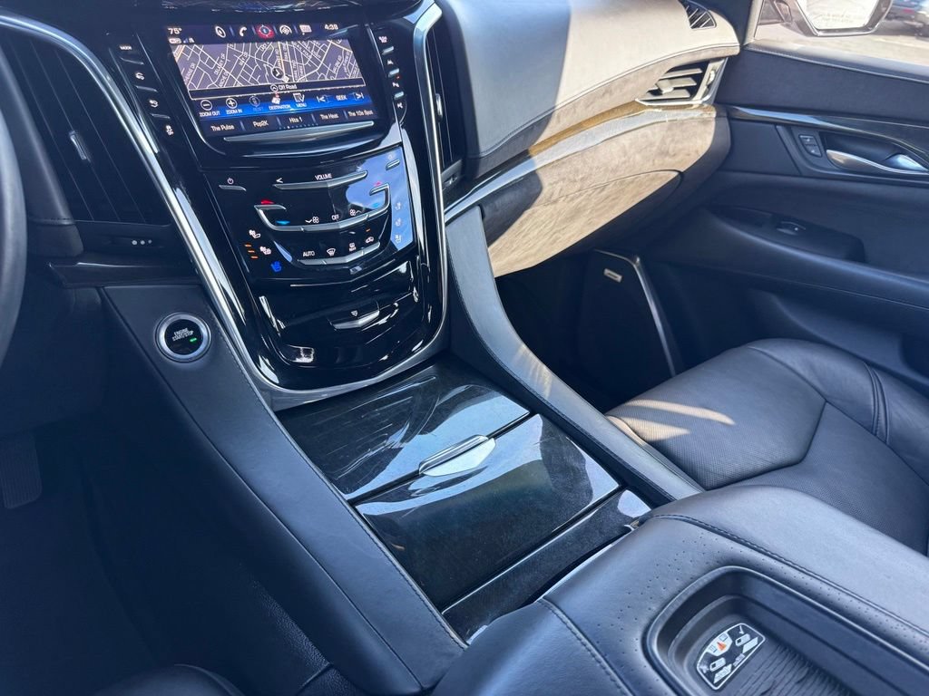 Used 2017 Cadillac Escalade Platinum AWD/4WD image 39