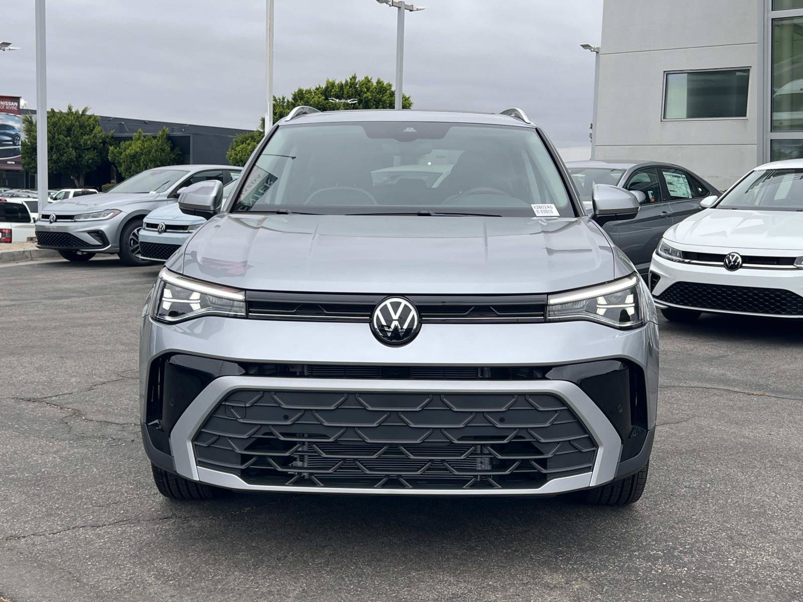 New 2026 Volkswagen Taos SE FWD image 4