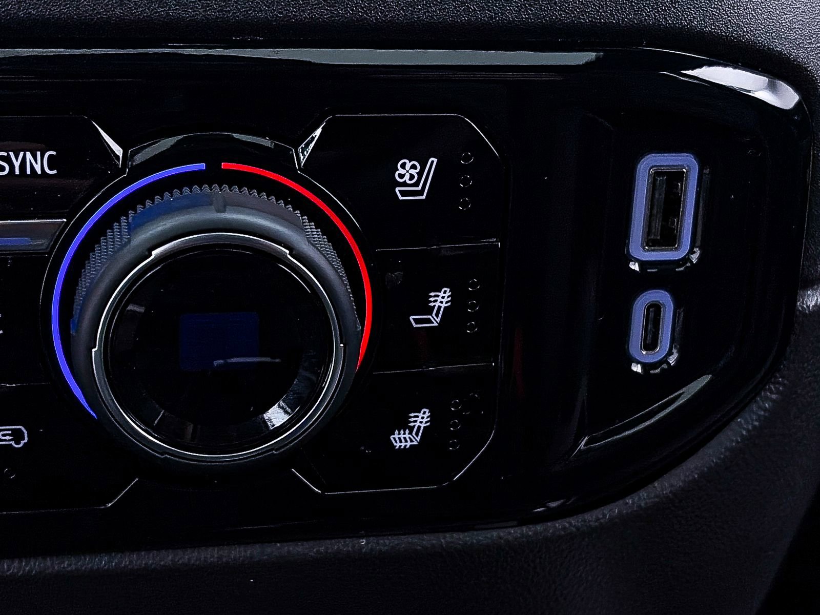 Used 2025 Chevrolet Silverado 1500 ZR2 w/ Technology Package image 33