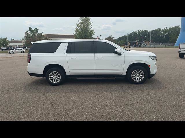 Used 2022 Chevrolet Suburban LT AWD/4WD image 9