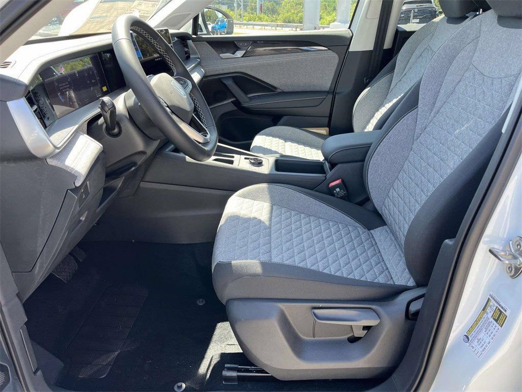 Used 2025 Volkswagen Tiguan S FWD image 16