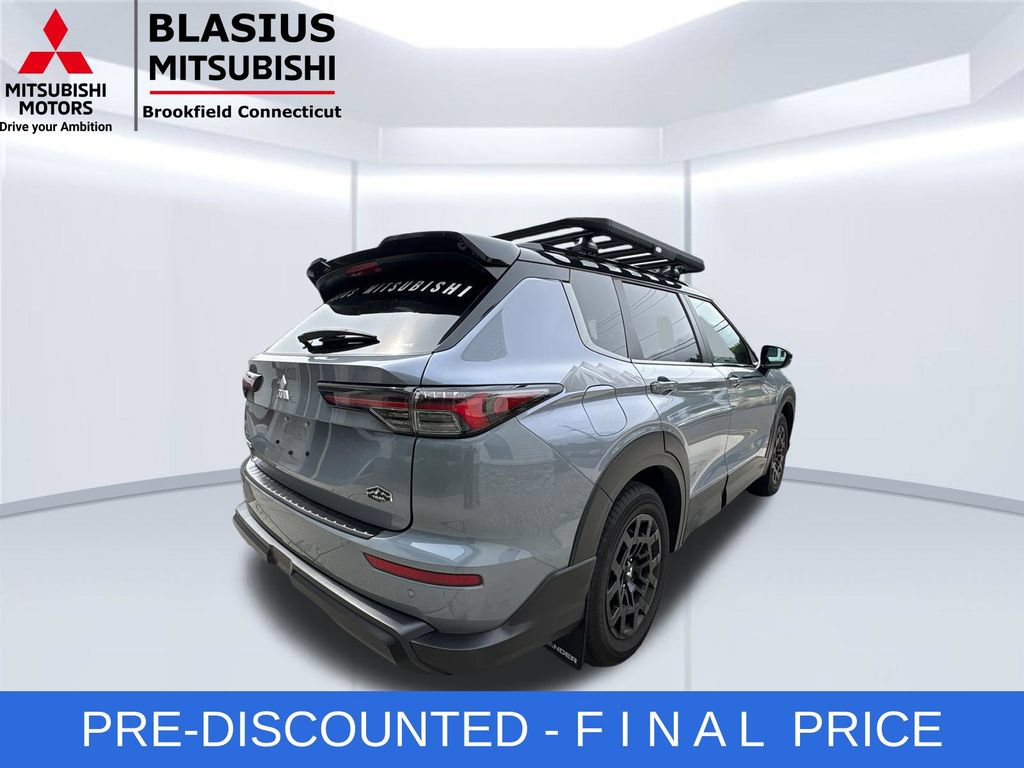 Used 2025 Mitsubishi Outlander AWD image 10