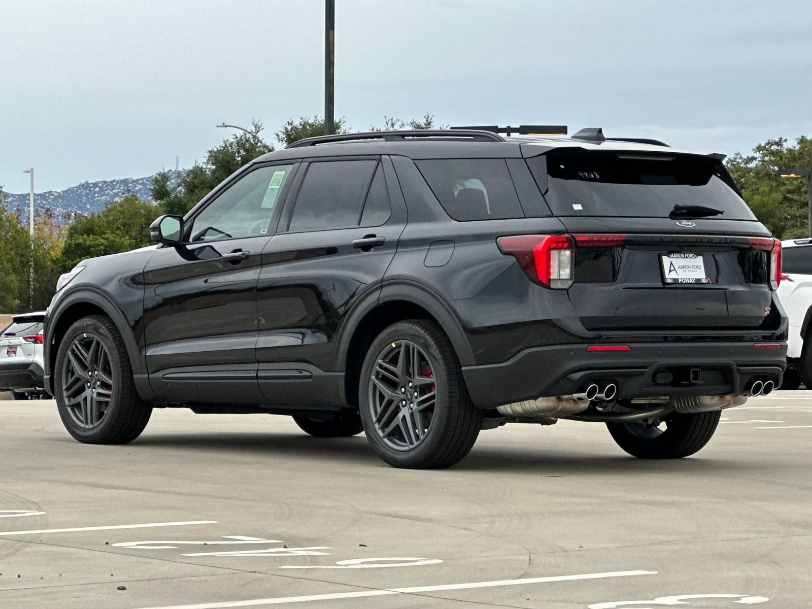 New 2025 Ford Explorer ST-Line w/ Premium Package RWD image 4