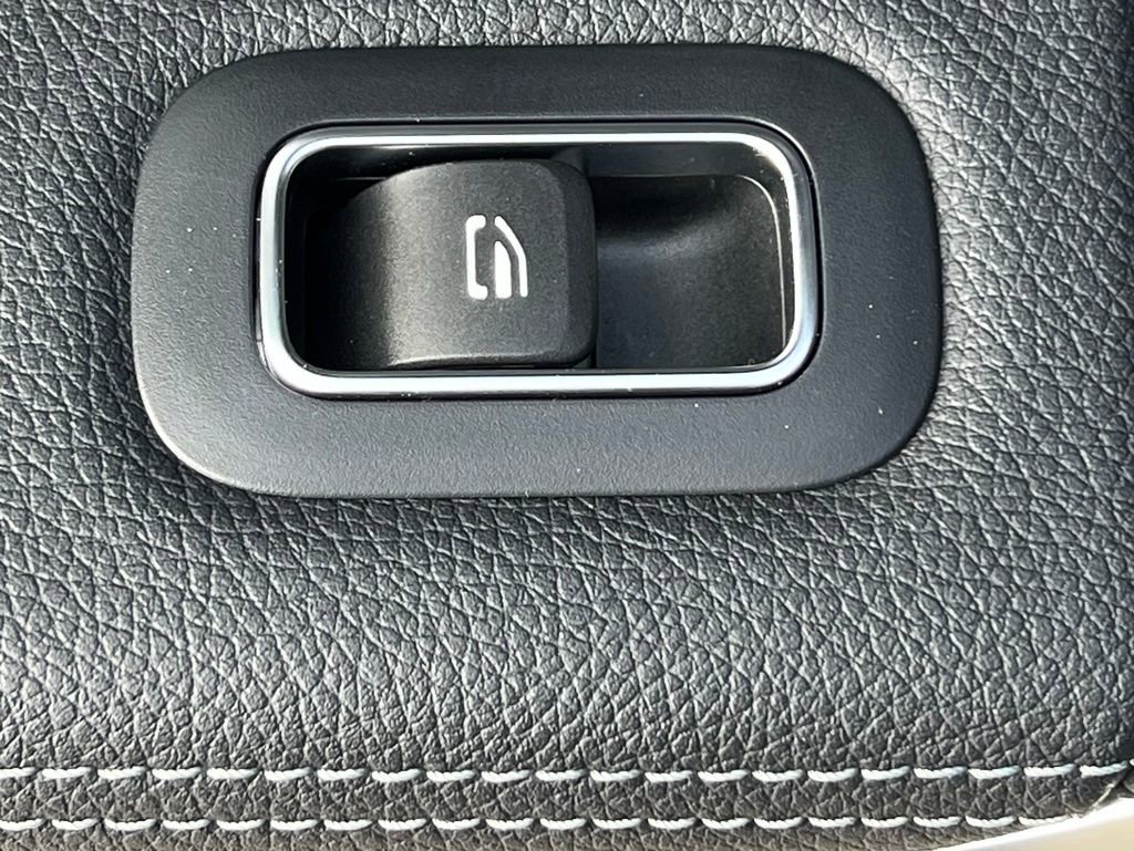 Certified 2022 Mercedes-Benz A 220 4MATIC image 25