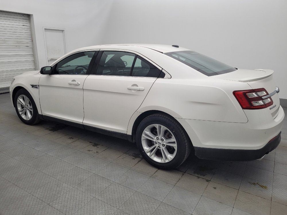 Used 2017 Ford Taurus SEL image 3
