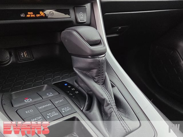Used 2023 Toyota RAV4 XLE AWD/4WD image 12