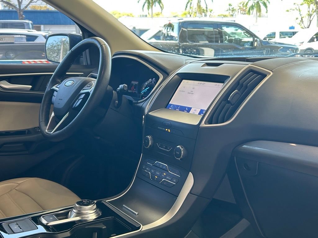Certified 2020 Ford Edge SEL w/ Cold Weather Package FWD image 27