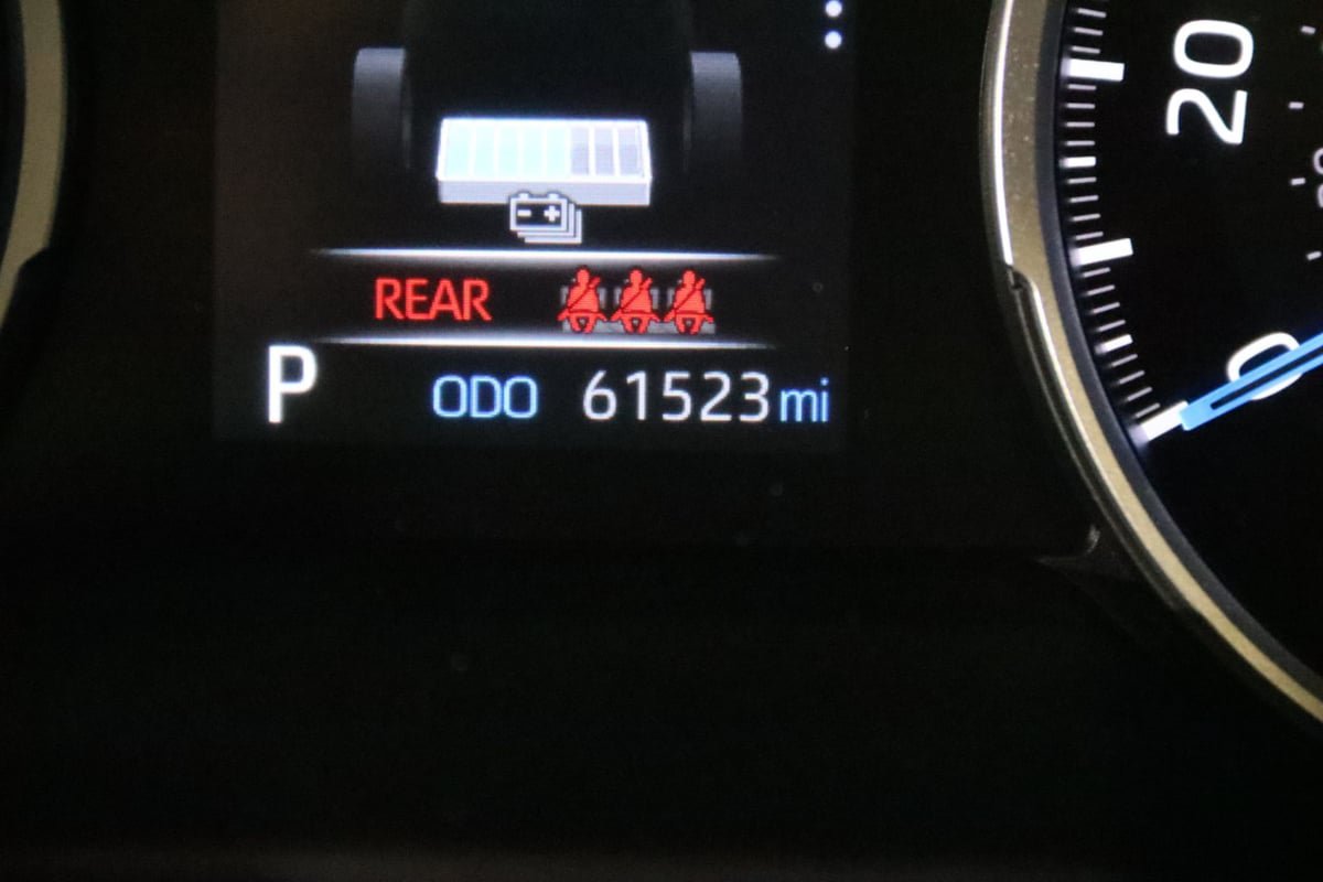 Used 2022 Toyota RAV4 XLE Premium AWD/4WD image 17