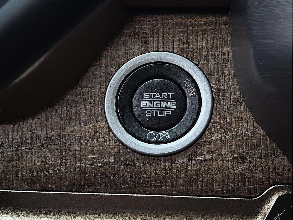 Used 2020 RAM 2500 Limited AWD/4WD image 17