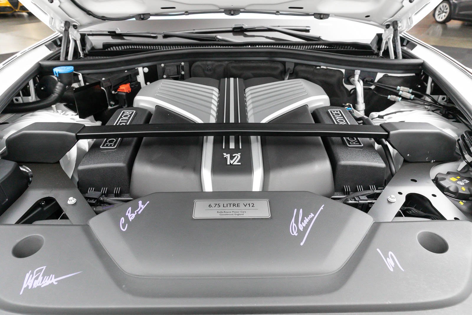 Used 2024 Rolls-Royce Phantom Extended Wheelbase w/ Leather Finishing Pack image 33