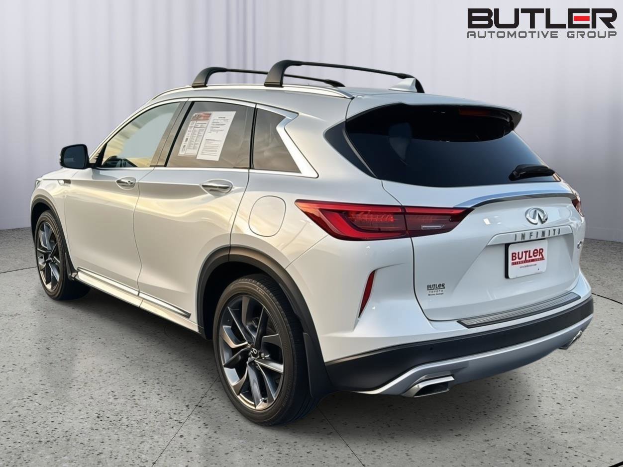 Used 2023 INFINITI QX50 Sensory w/ Accent Package FWD image 3