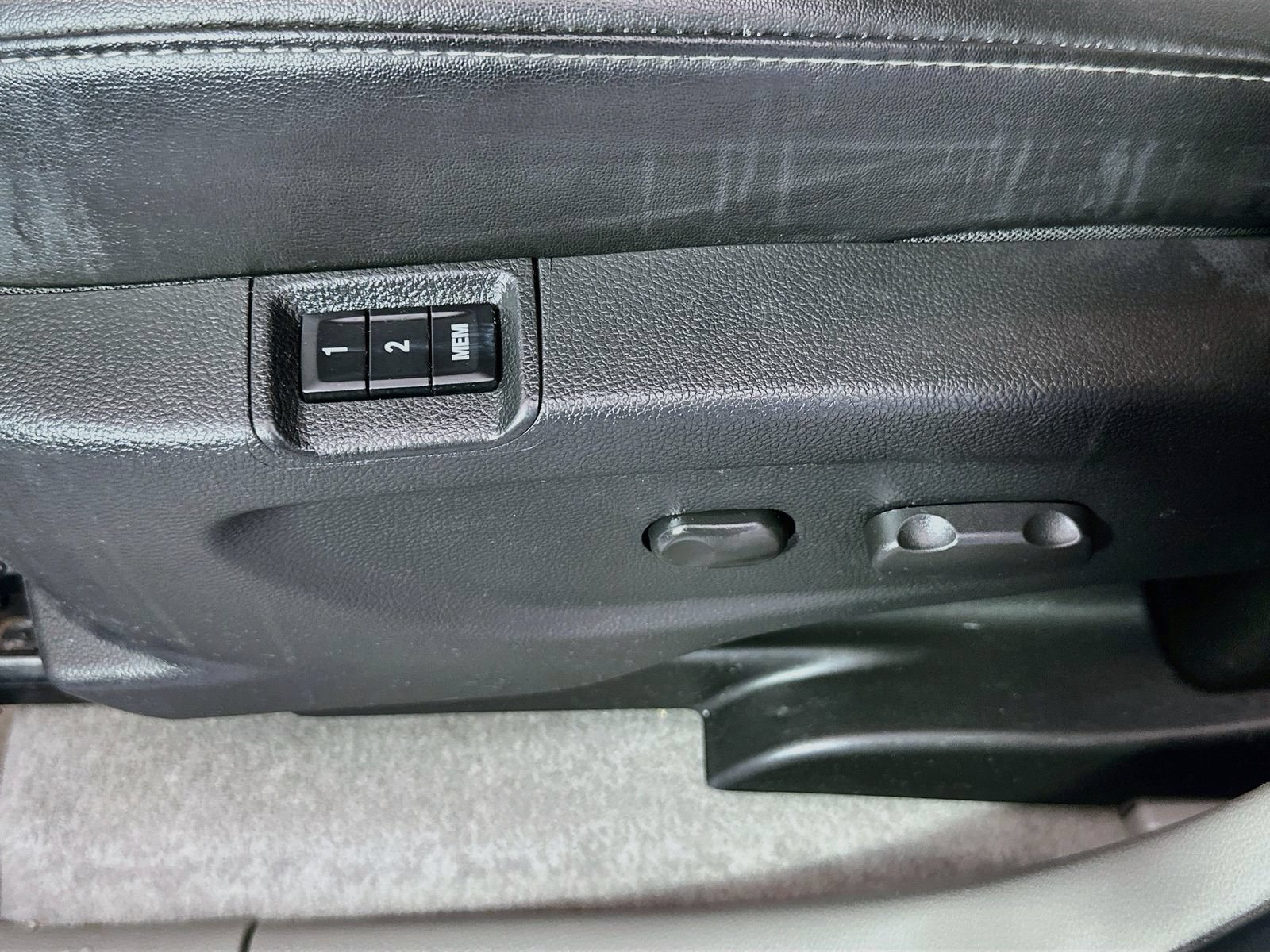 Used 2015 Buick Encore Leather FWD image 19