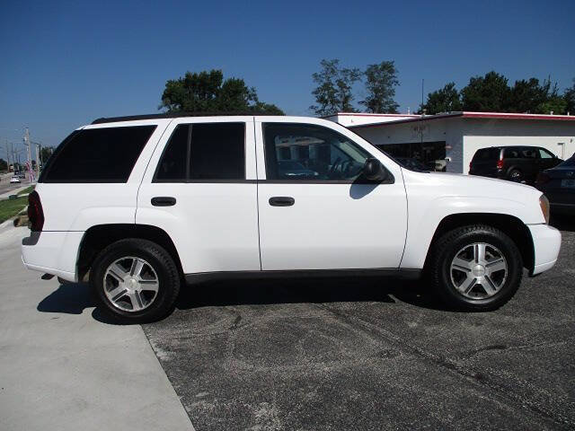 Used 2007 Chevrolet TrailBlazer LS w/ Skid Plate Package AWD/4WD image 8