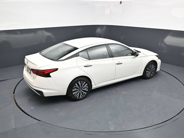 Used 2025 Nissan Altima 2.5 SV FWD image 38