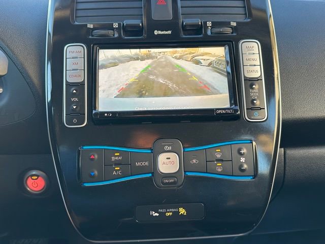 Used 2015 Nissan Leaf SL image 17