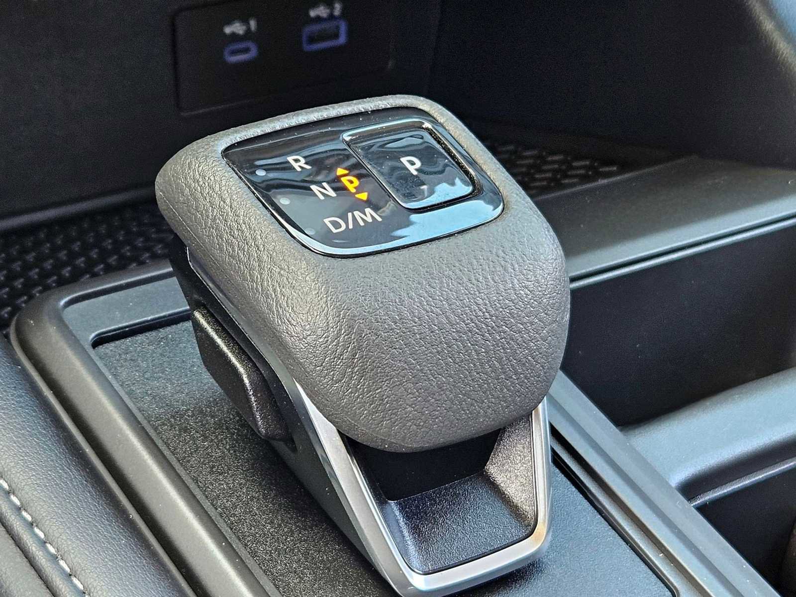 Used 2025 Nissan Pathfinder S image 26