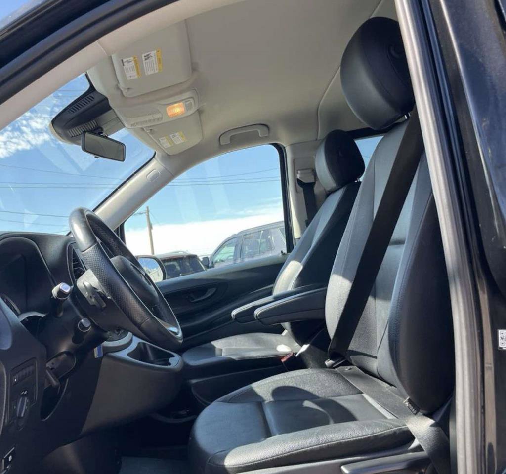 Used 2023 Mercedes-Benz Metris Passenger image 2