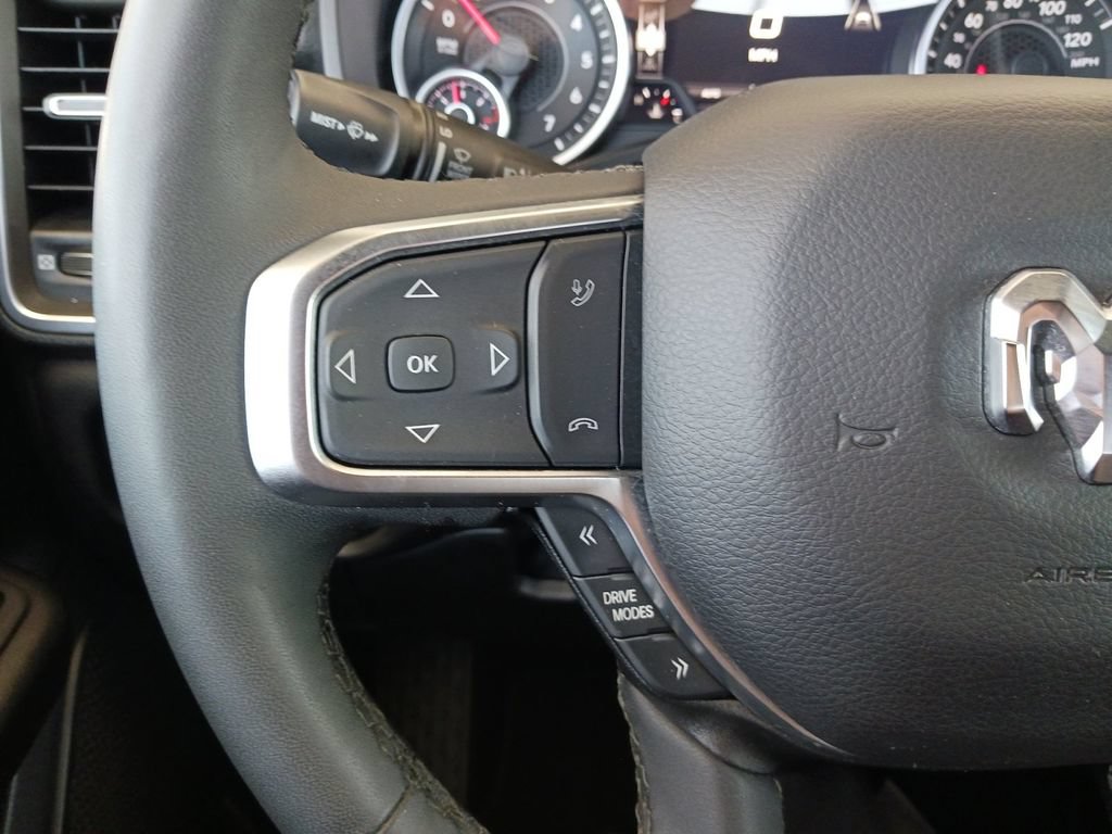Used 2025 RAM 1500 Big Horn AWD/4WD image 31