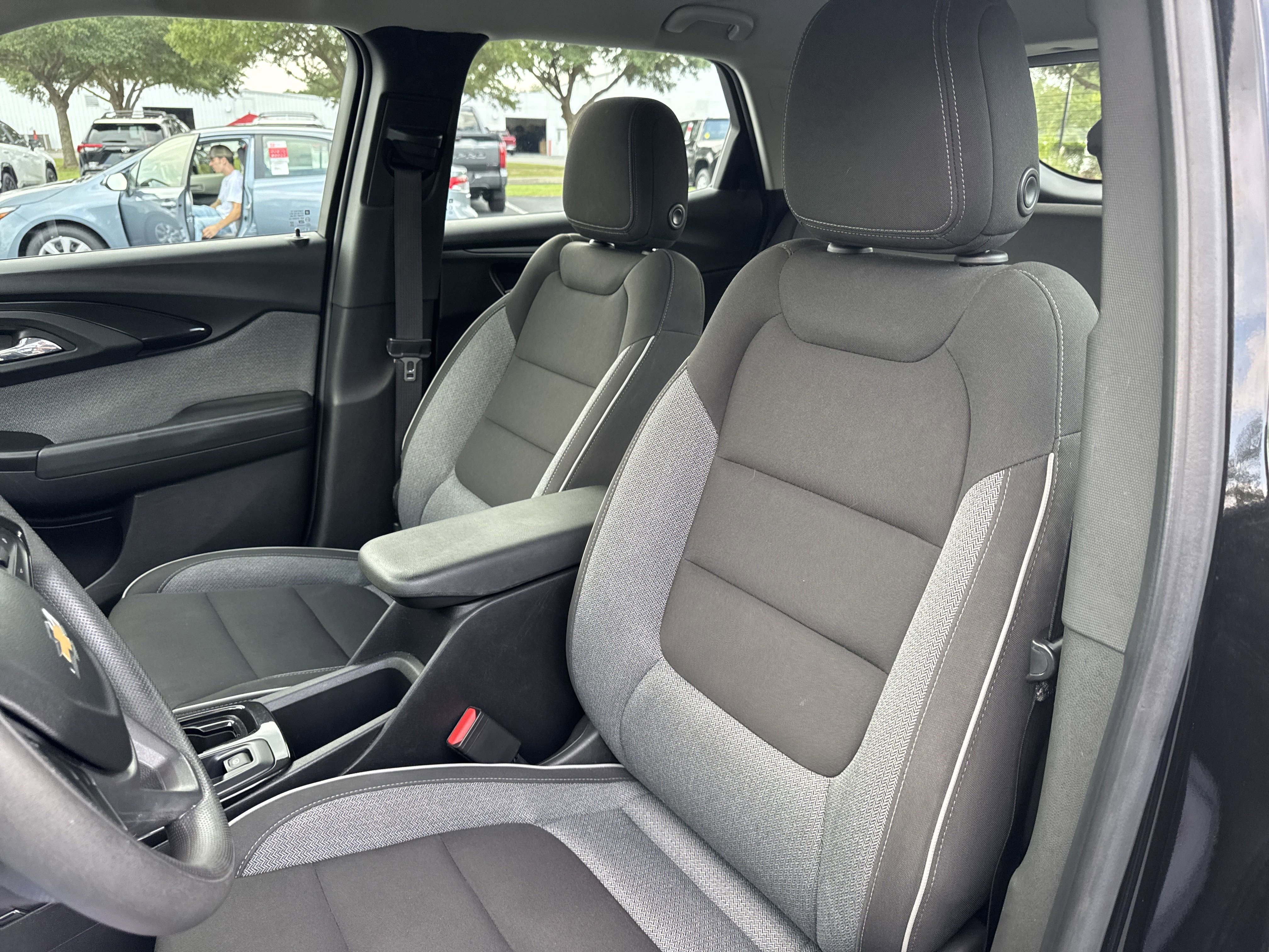 Used 2023 Chevrolet TrailBlazer LS image 14