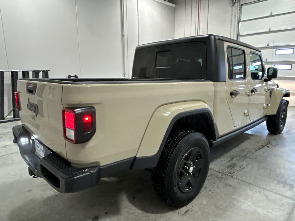 Used 2022 Jeep Gladiator Sport image 6