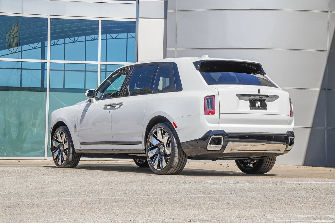 New 2026 Rolls-Royce Cullinan AWD/4WD image 12