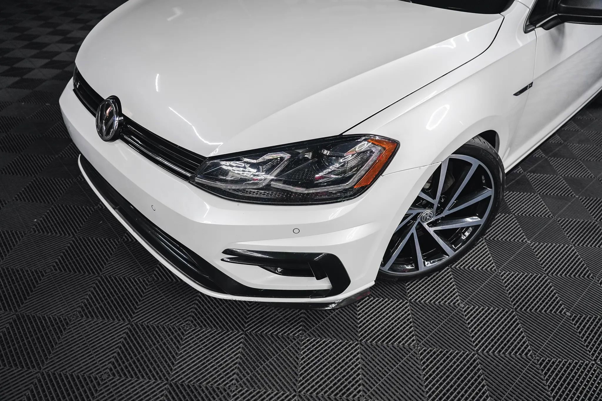 Used 2019 Volkswagen Golf 4-Door image 3