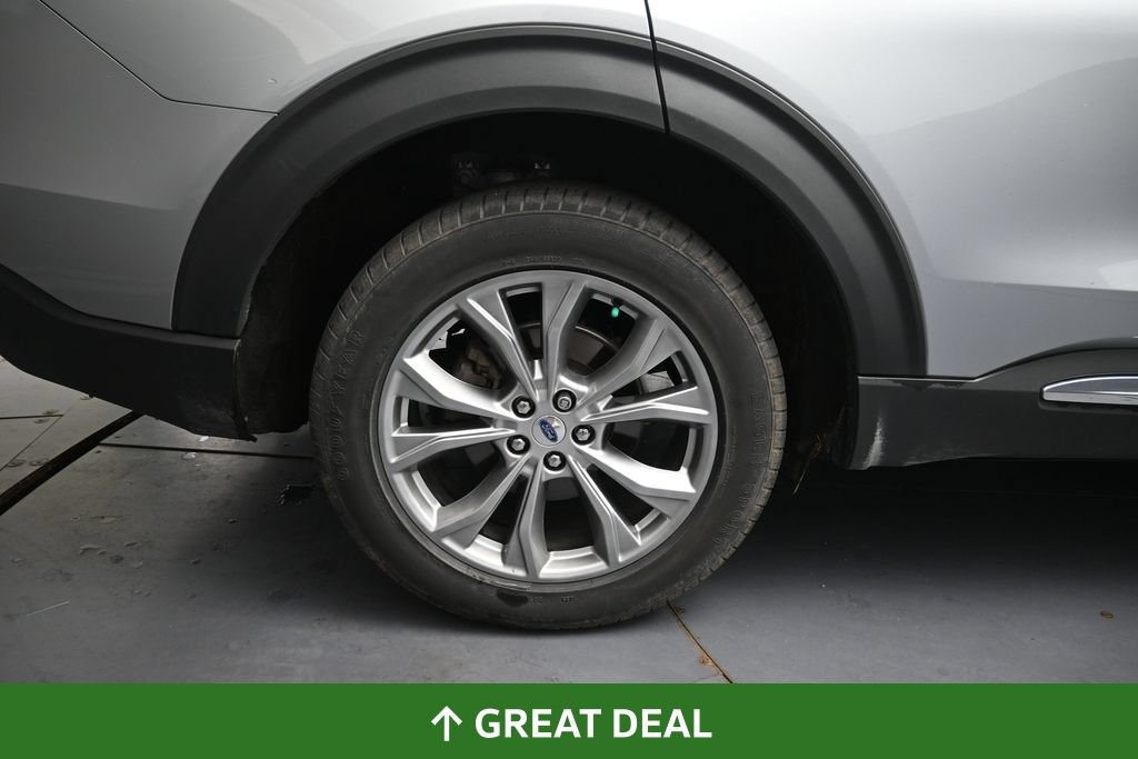 Used 2022 Ford Explorer Limited w/ Equipment Group 301A AWD/4WD image 19