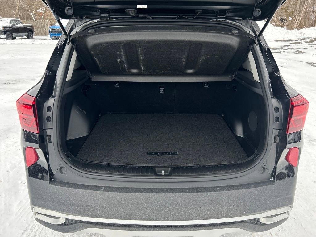 Used 2023 Kia Seltos SX image 17