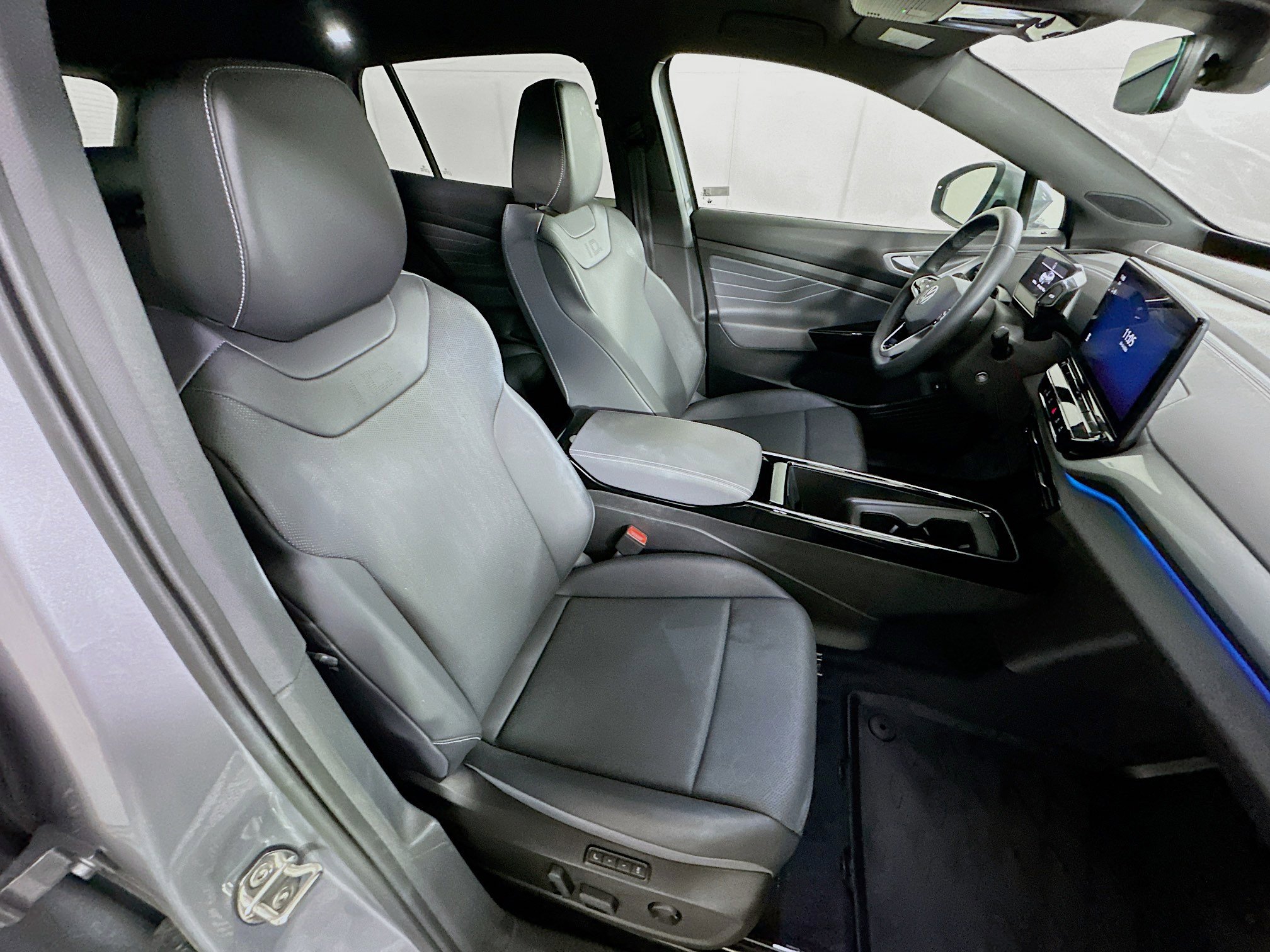 Used 2023 Volkswagen ID.4 S RWD image 31
