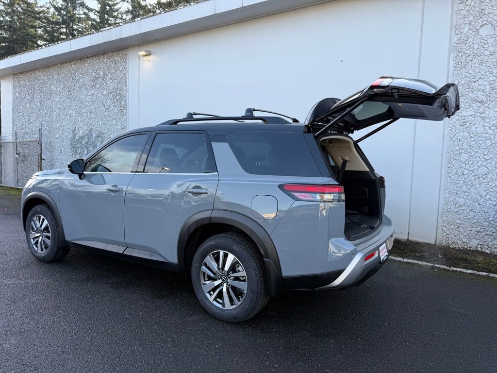Certified 2023 Nissan Pathfinder SL image 11
