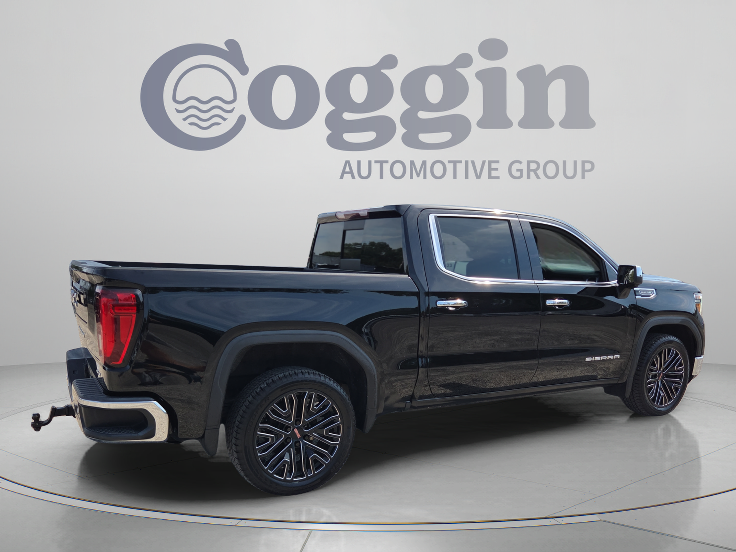 Used 2022 GMC Sierra 1500 SLT w/ SLT Premium Plus Package RWD image 5