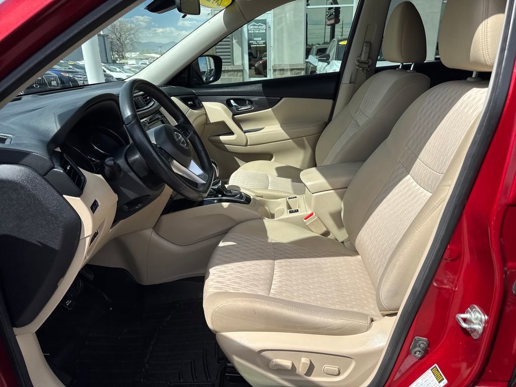 Used 2020 Nissan Rogue SV AWD/4WD image 9